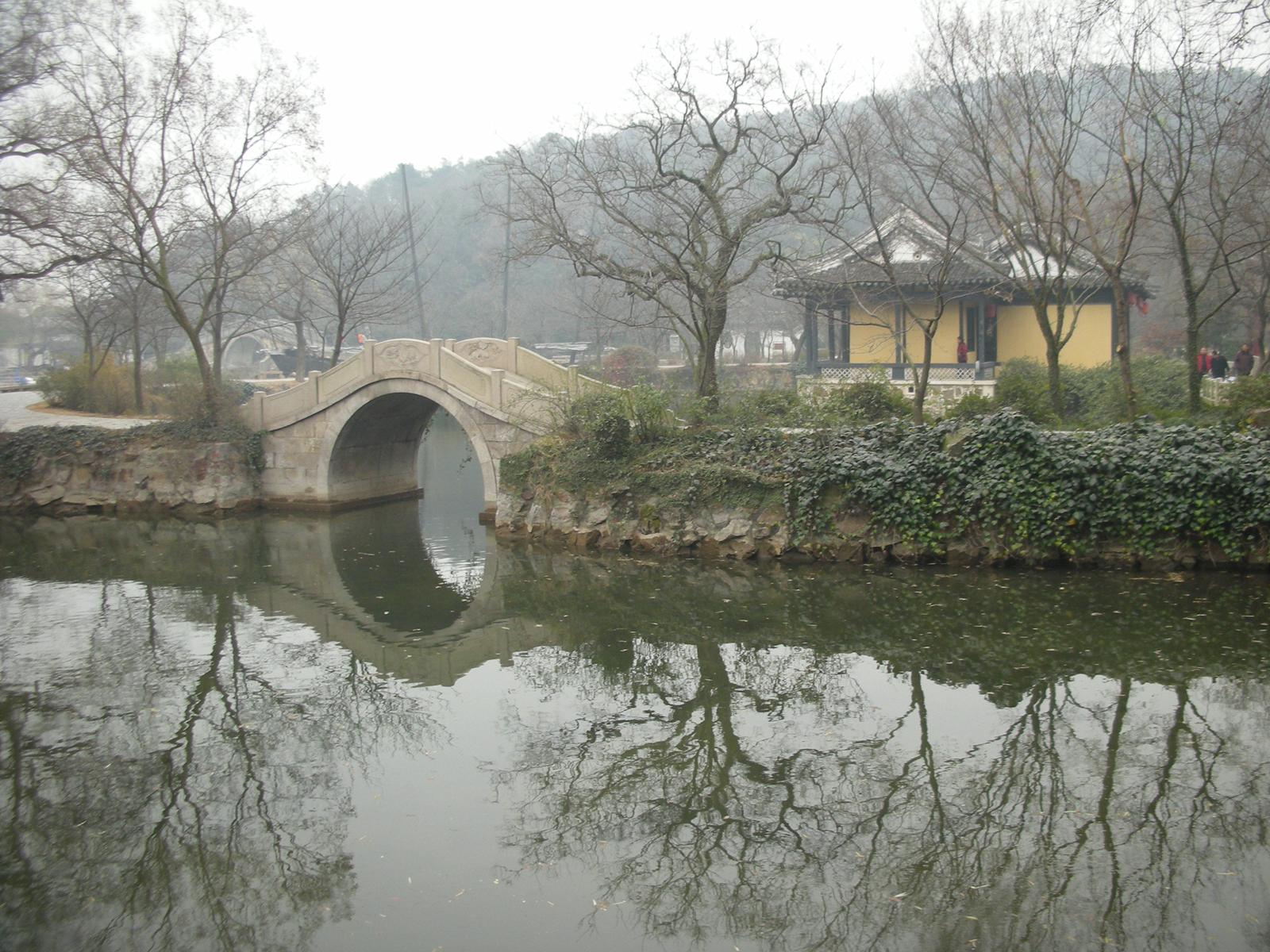 2000年ほど前は錫(スズ)の産地だったが、今は錫がない無錫(その2..無錫を代表する観光地である太湖)